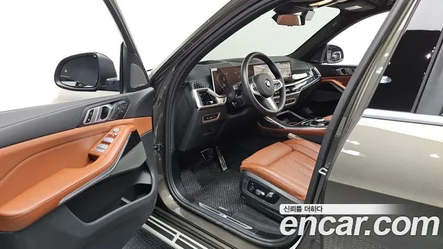BMW X7 — Фото автомобиля 9