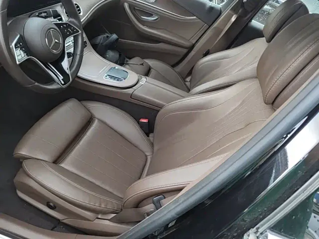 Mercedes-Benz E-Class — Фото автомобиля 14