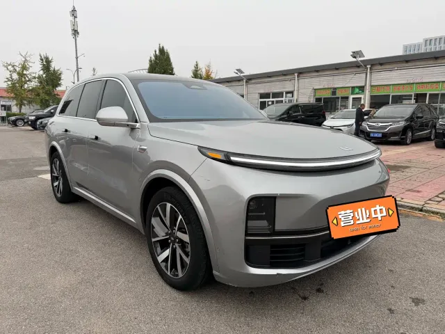 Li Auto L8 — Фото автомобиля 3