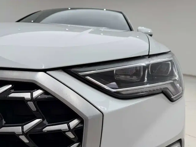 Audi Q3 — Фото автомобиля 9