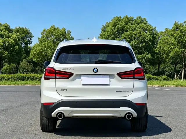 BMW X1 — Фото автомобиля 14