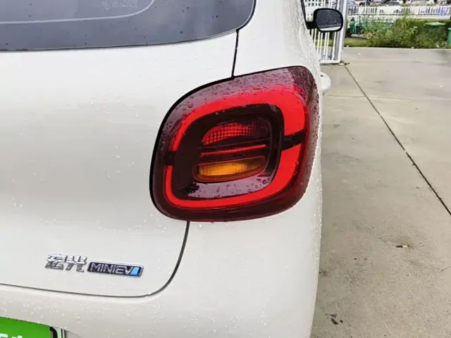 Wuling Hongguang Mini EV — Фото автомобиля 7