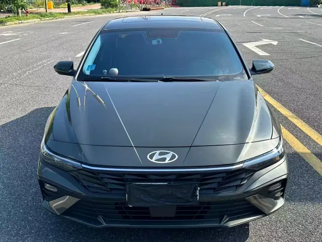 Hyundai Elantra — Фото автомобиля 9