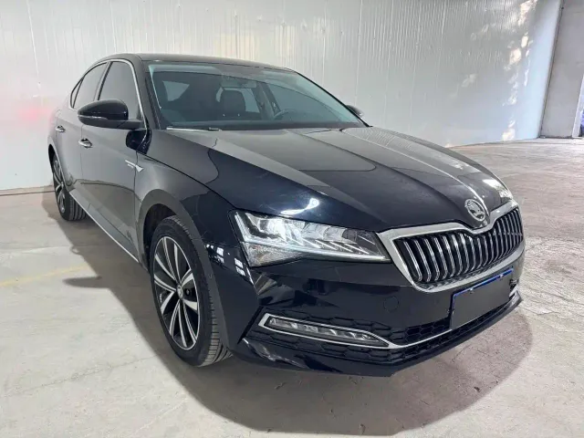Skoda Superb — Фото автомобиля 2