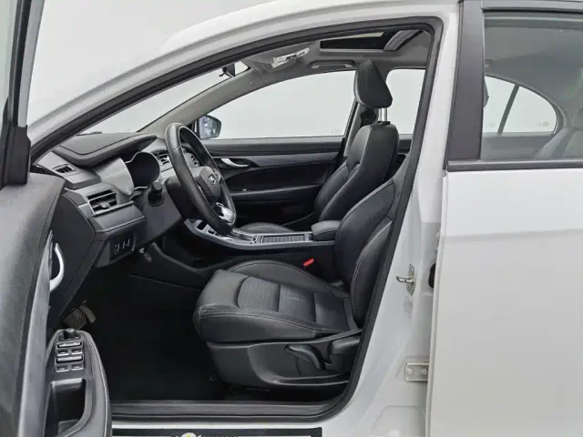 Geely Emgrand — Фото автомобиля 10