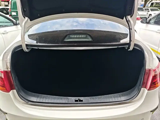 Dongfeng Fengshen E70 — Фото автомобиля 18