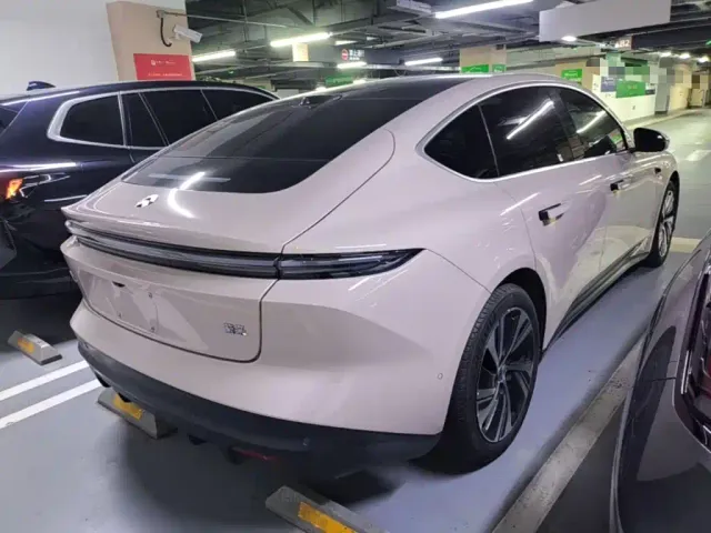Nio ET5 — Фото автомобиля 6