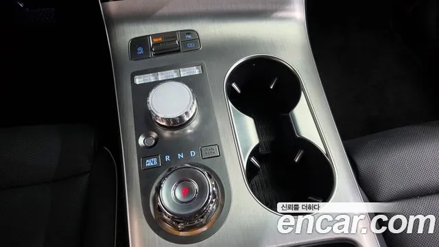 Genesis GV70 — Фото автомобиля 9