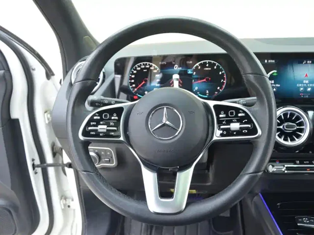 Mercedes-Benz GLA-Class — Фото автомобиля 10