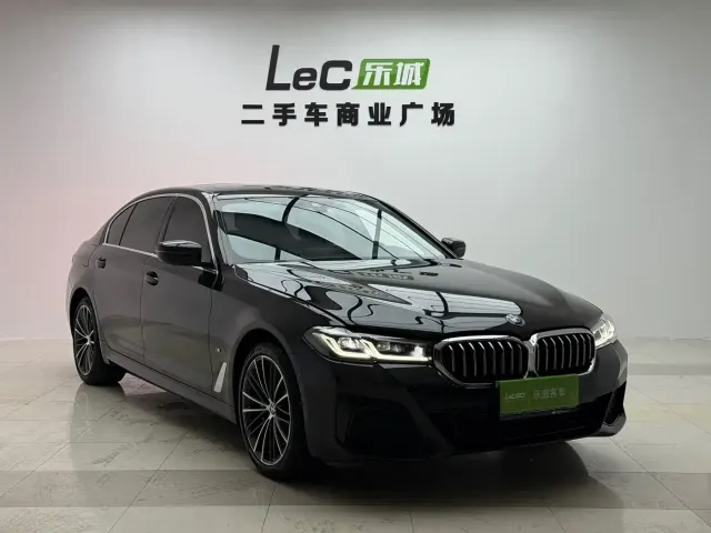 BMW 5 Series — Фото автомобиля 3