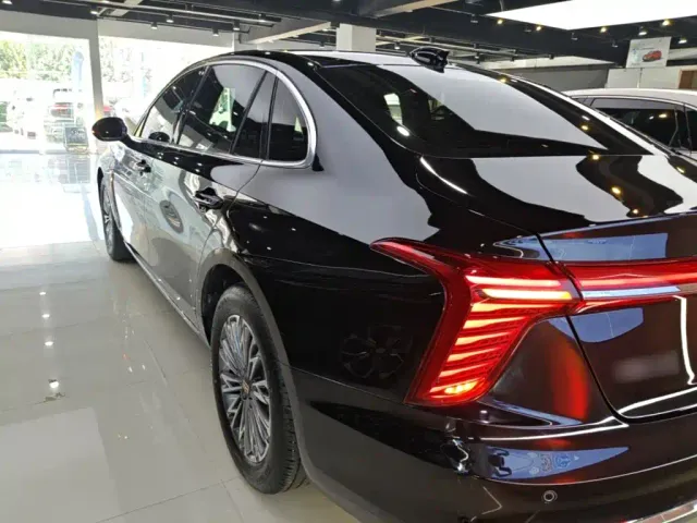 Hongqi H5 — Фото автомобиля 4