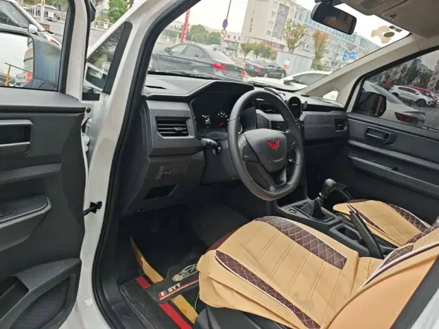 Wuling Hongguang Plus — Фото автомобиля 15