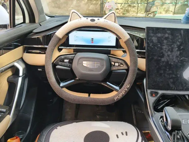 Geely Boyue L — Фото автомобиля 6