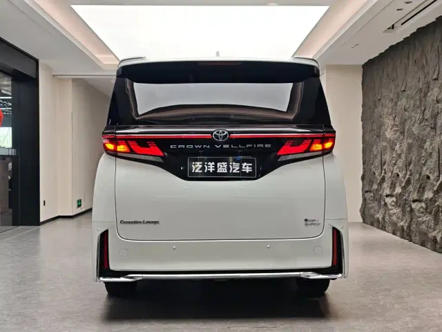 Toyota Vellfire — Фото автомобиля 18