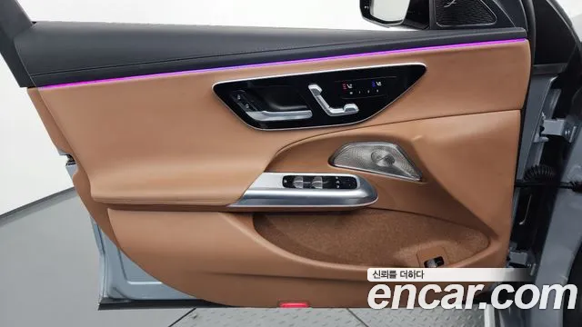 Mercedes-Benz E-Class — Фото автомобиля 24