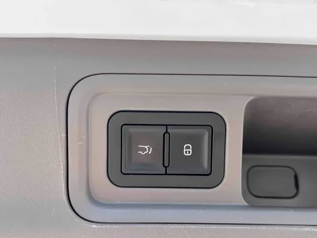 Denza Denza D9 2022 DM-i 1040 Premium — Фото автомобиля 14