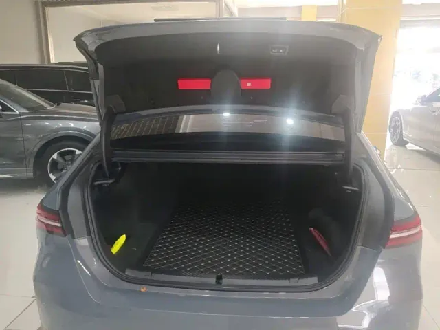 BMW 5 Series — Фото автомобиля 18