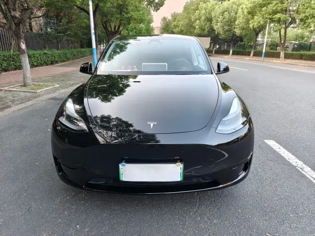 Фотография автомобиля — Tesla Model Y