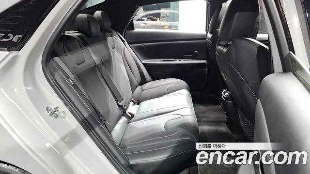 Hyundai Avante CN7 — Фото автомобиля 11