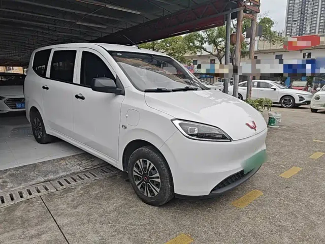 Wuling Hongguang — Фото автомобиля 3