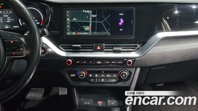 Kia Niro Niro Plus Air — Фото автомобиля 16