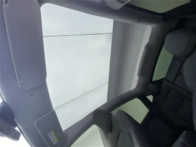 Tesla Model Y — Фото автомобиля 14
