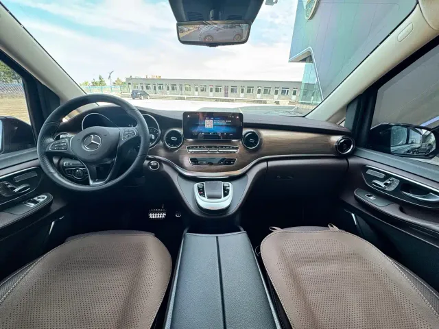 Mercedes-Benz V-Class — Фото автомобиля 11