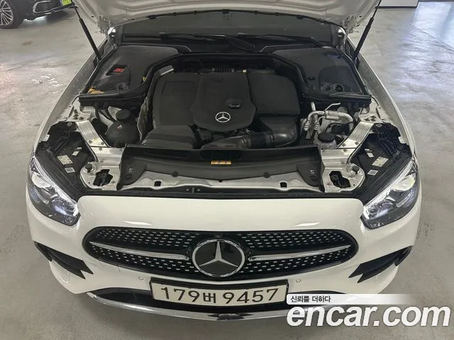 Mercedes-Benz E-Class — Фото автомобиля 6