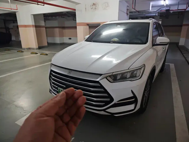Фотография автомобиля — BYD Song Pro