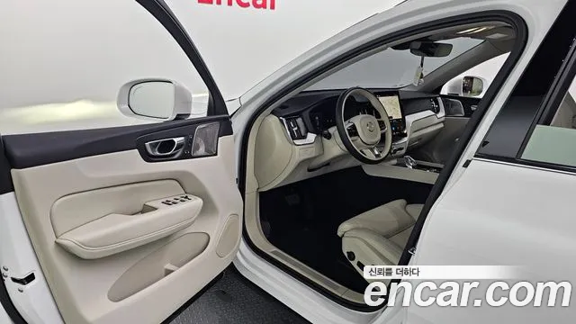 Вольво XC60 — Фото автомобиля 21