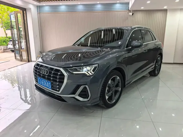 Фотография автомобиля — Audi Q3