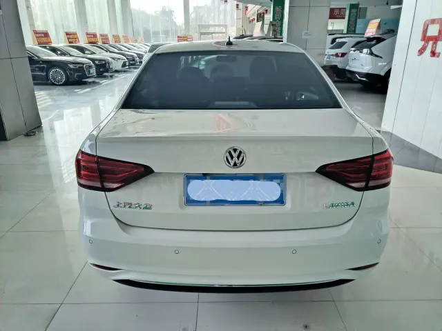 Volkswagen Lavida — Фото автомобиля 11