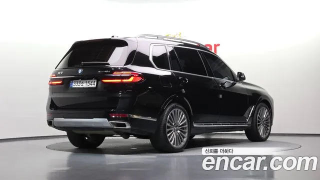 BMW X7 — Фото автомобиля 2