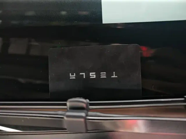 Tesla Model Y — Фото автомобиля 8