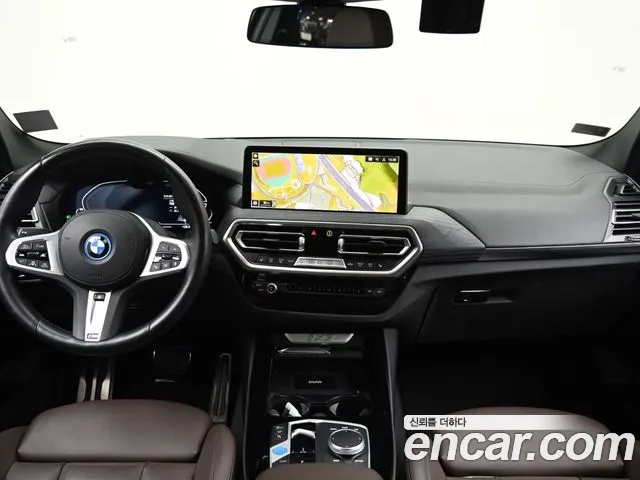 BMW iX3 — Фото автомобиля 7