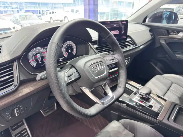 Audi Q5L — Фото автомобиля 5