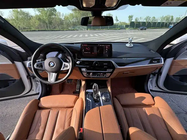 BMW 6 Series Gran Turismo — Фото автомобиля 9