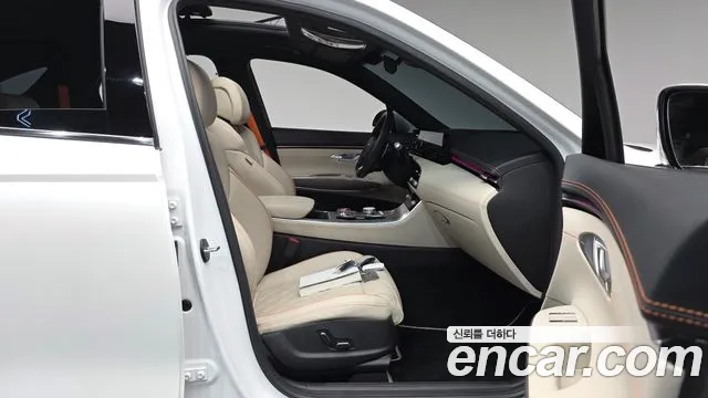 Genesis GV70 — Фото автомобиля 16