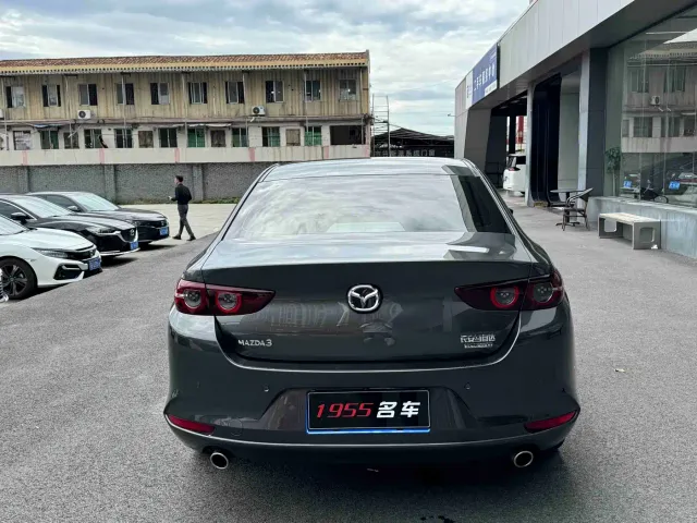 Mazda Axela — Фото автомобиля 8