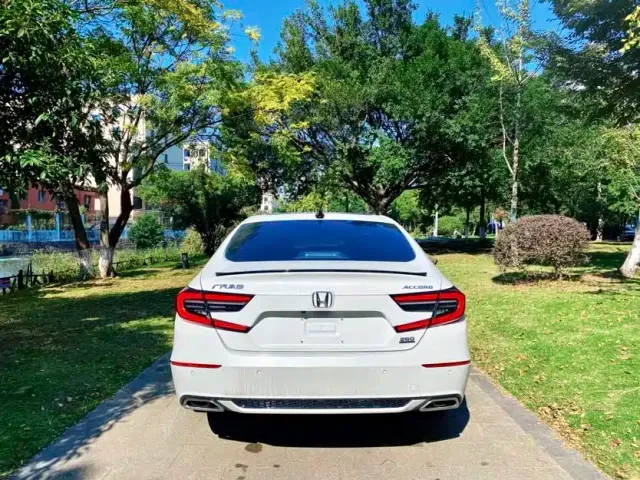 Honda Accord — Фото автомобиля 5