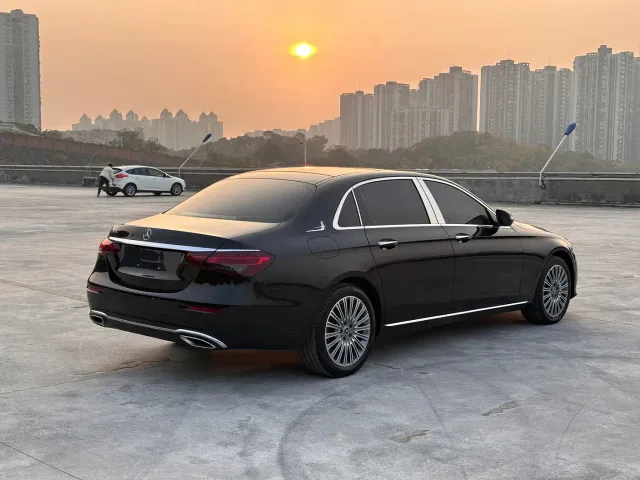 Mercedes-Benz E-Class — Фото автомобиля 7