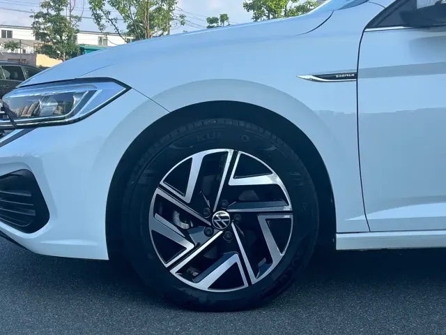 Volkswagen Sagitar 2024 300TSI DSG Flying Edition — Фото автомобиля 9