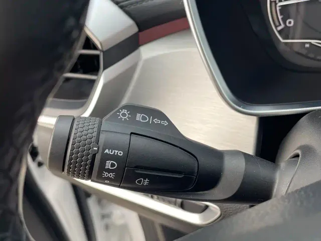Geely Binyue 2021 1.4T DCT Diamond Edition — Фото автомобиля 12