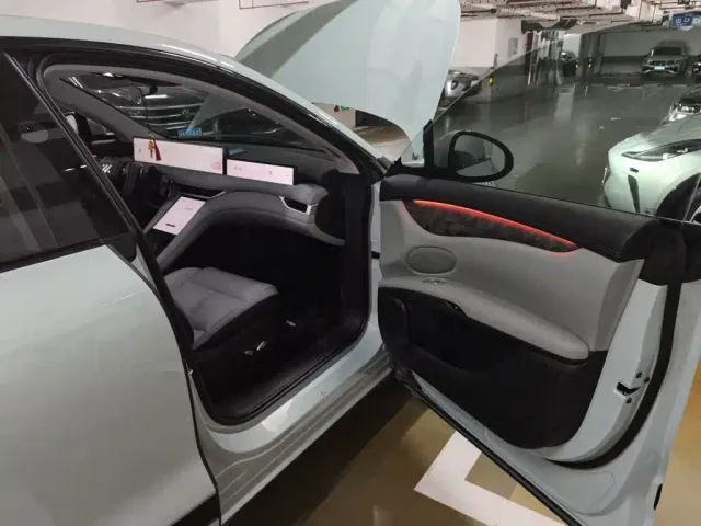 IM Motors LS6 — Фото автомобиля 19