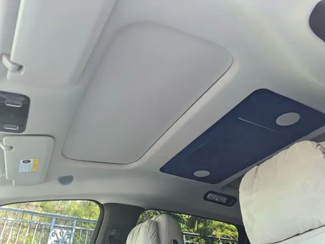 Li Auto MEGA — Фото автомобиля 11