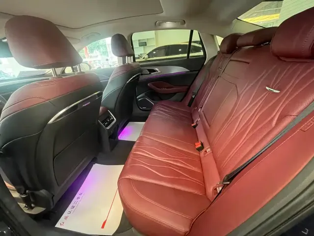 Hongqi Hongqi H5 2024 2.0T Automatic Smart Connect Flag Leader Edition — Фото автомобиля 8