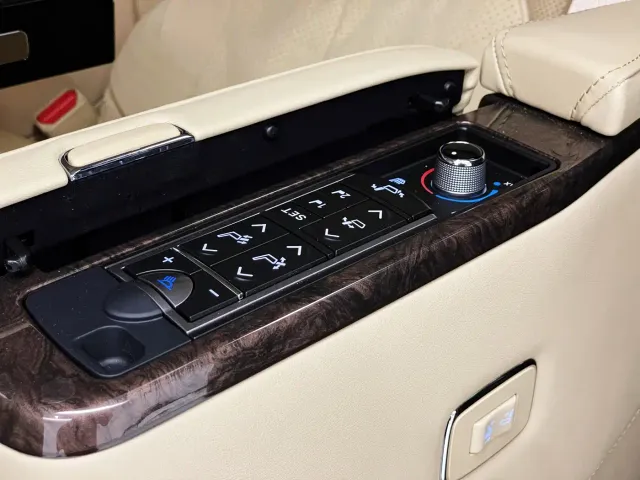 Toyota Alphard — Фото автомобиля 19
