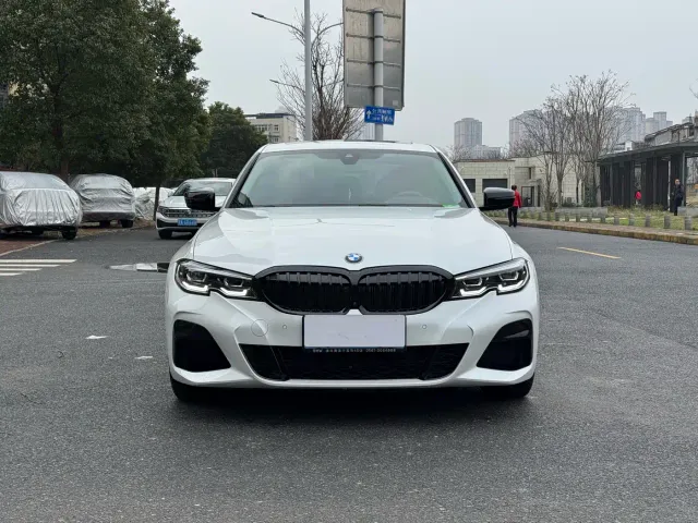 BMW 3 Series — Фото автомобиля 2
