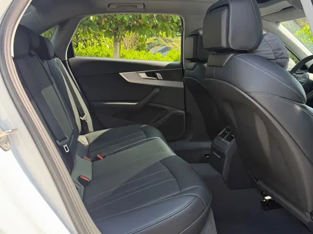 Audi A4L — Фото автомобиля 11