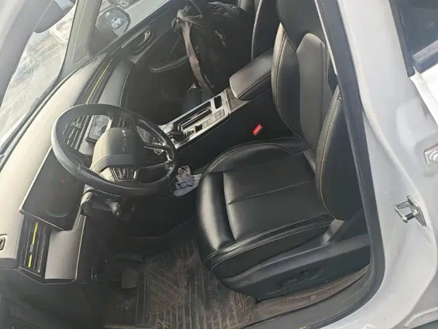 Roewe RX5 — Фото автомобиля 14